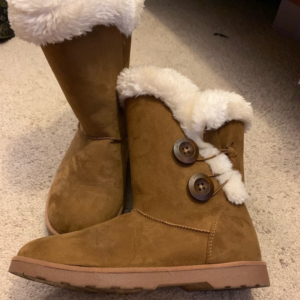 Magellan fluffy boots.